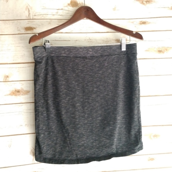 Mini skirts - Picture 4 of 5